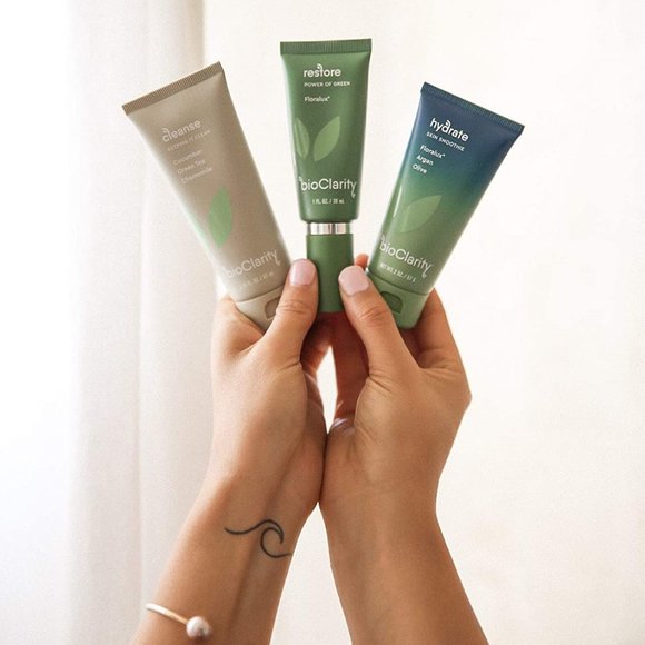 bioClarity 3-Step Essentials Skin Routine (Full Size) - Picture 4 of 6